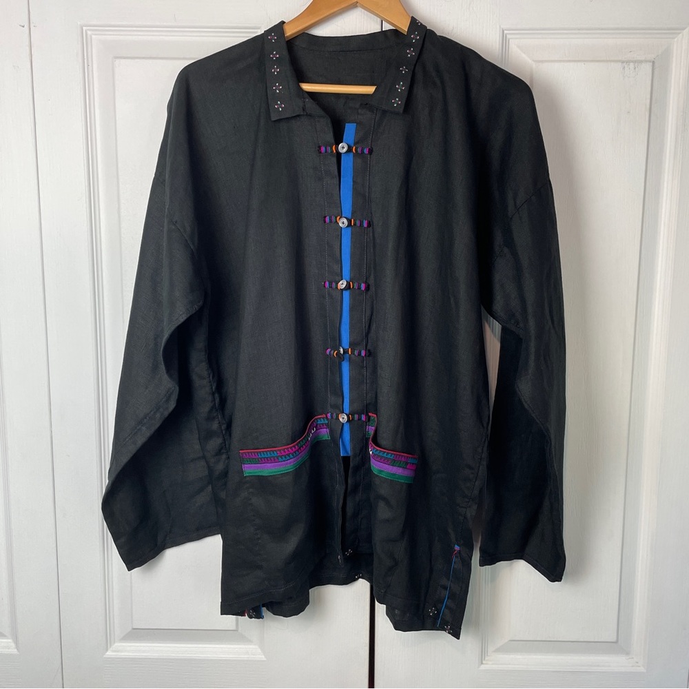 Linen Top NWOT With Fibre Art Detail